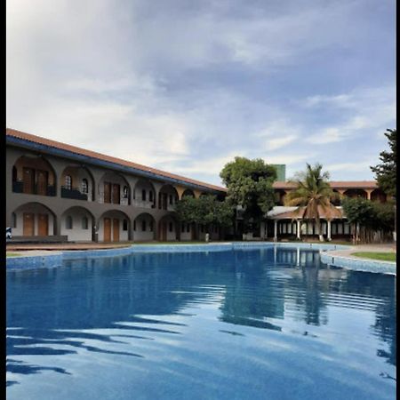Hotel Camelinas Apatzingan de la Constitucion 외부 사진
